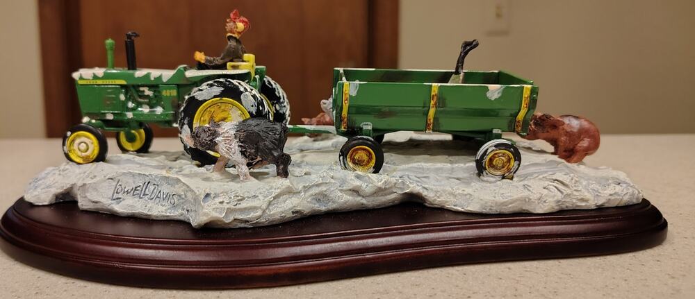 Vintage 1997 ERTL Lowell Davis America "Sooie!"Limited Edition Figurine 2521 NIB